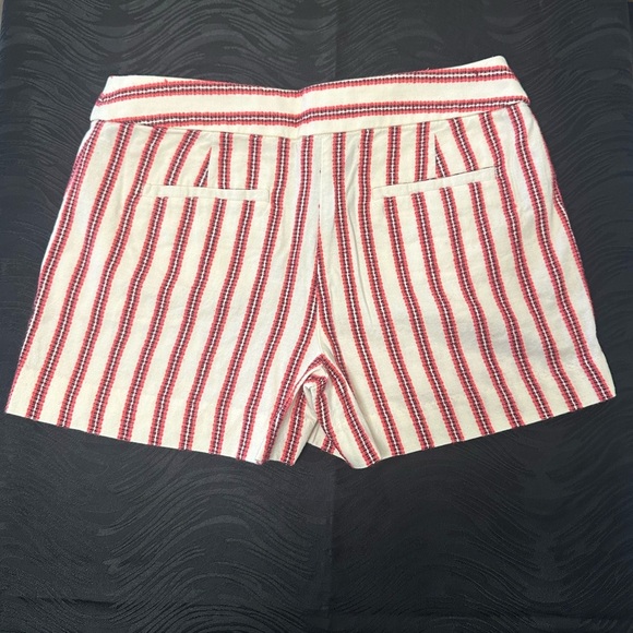 Red and White Striped Bermuda Shorts with High Waist - Picture 4 of 4